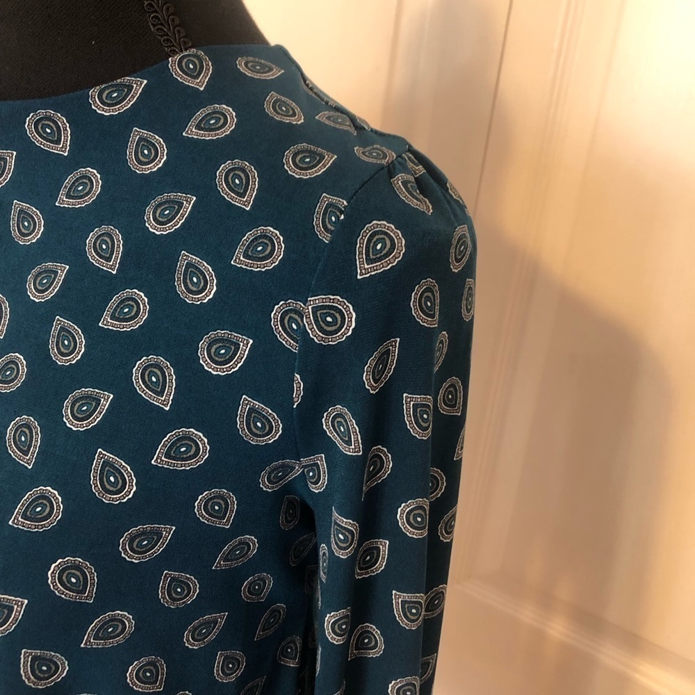 Michael Kors blouse with tie at neck & open in back. - Picture 7 of 9